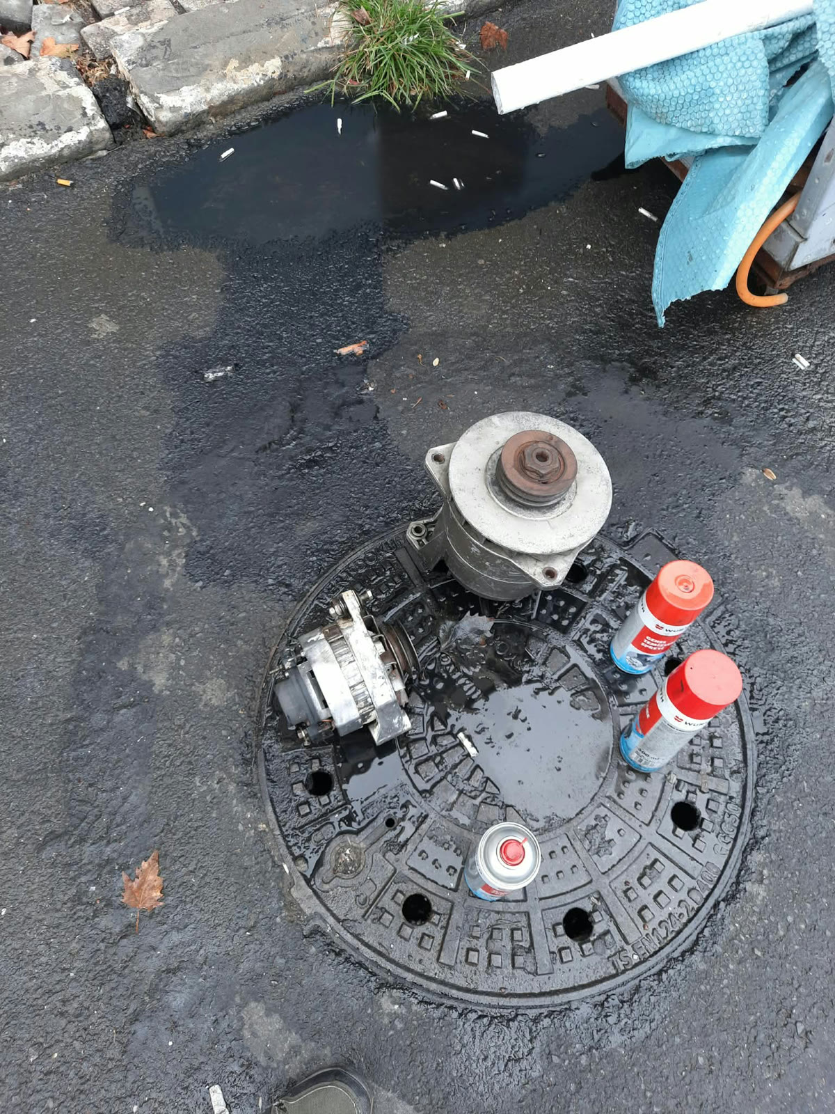 Sökülen marin şarj ünitesi ve bakım hazırlığı